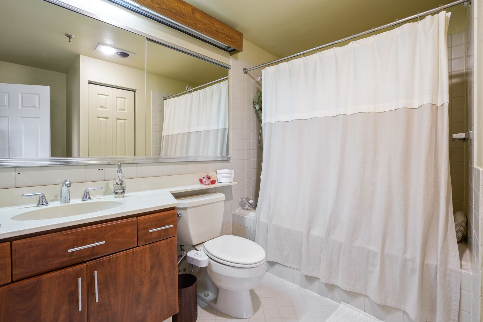 16 Harcourt St, Back Bay