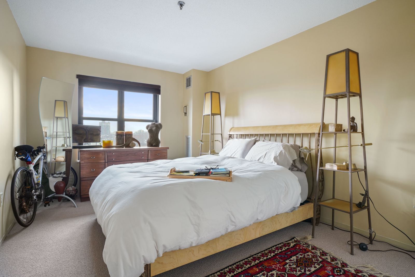 16 Harcourt St, Back Bay