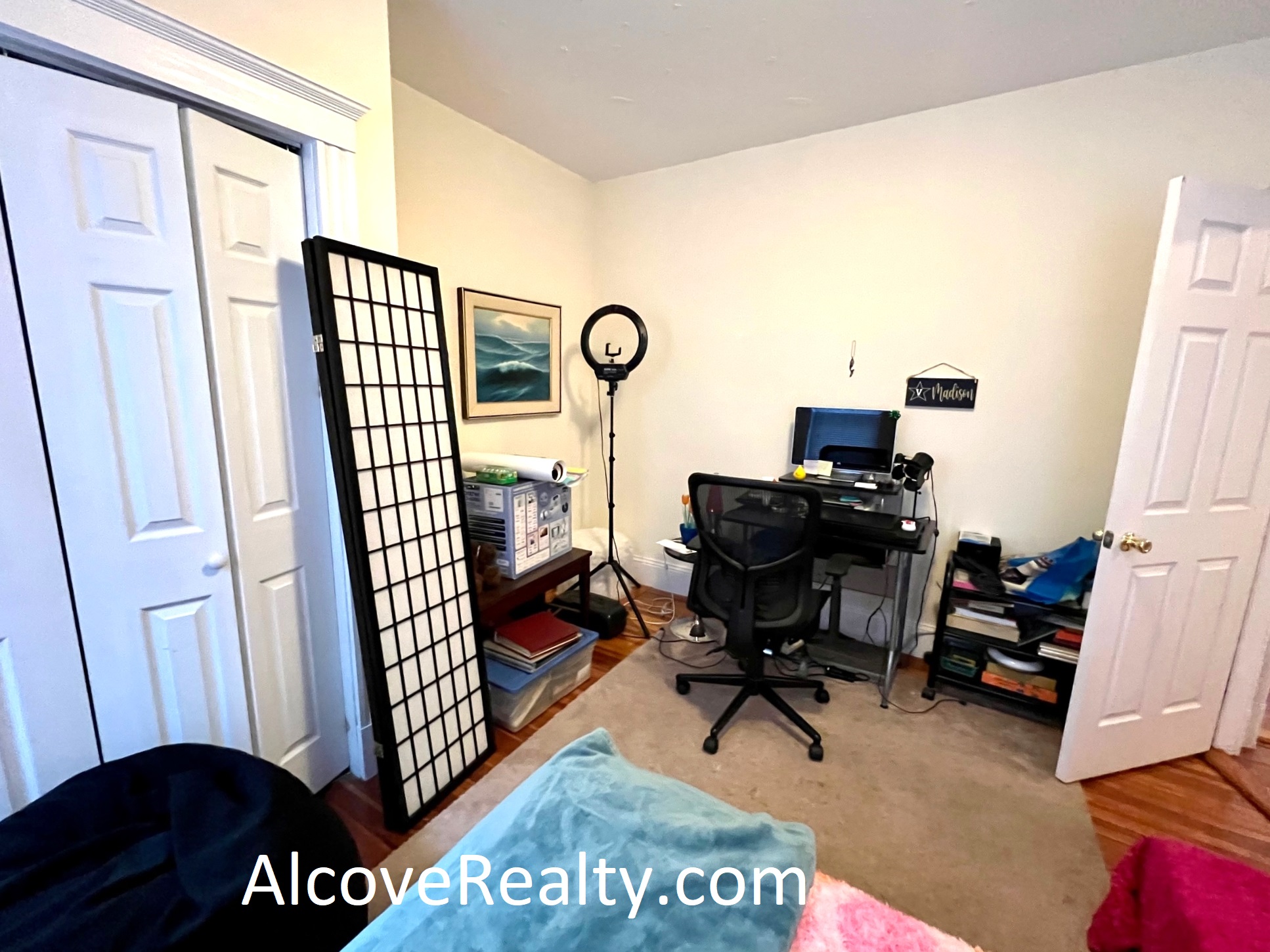 34 Aberdeen Rd, Davis Square