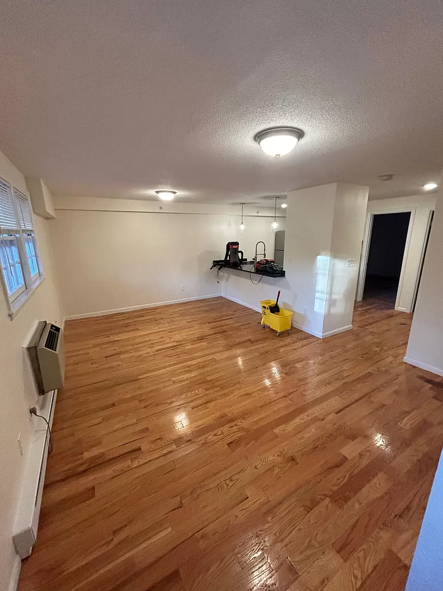 520 Main St, Banks Square