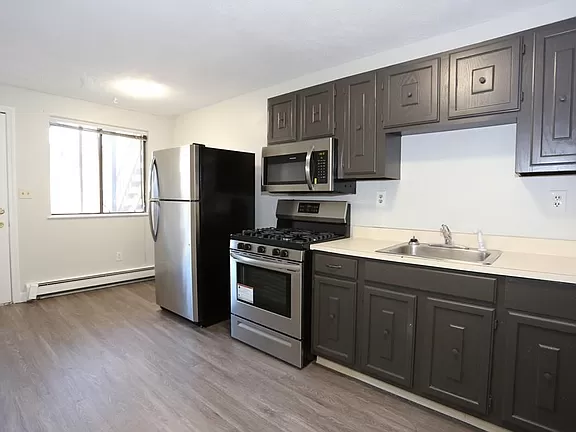 21 Eutaw St, East Boston