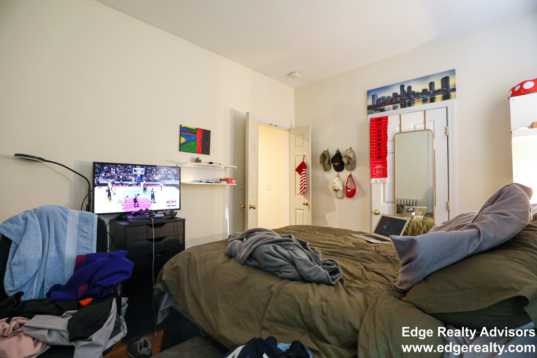 318 Saint Paul St, Longwood