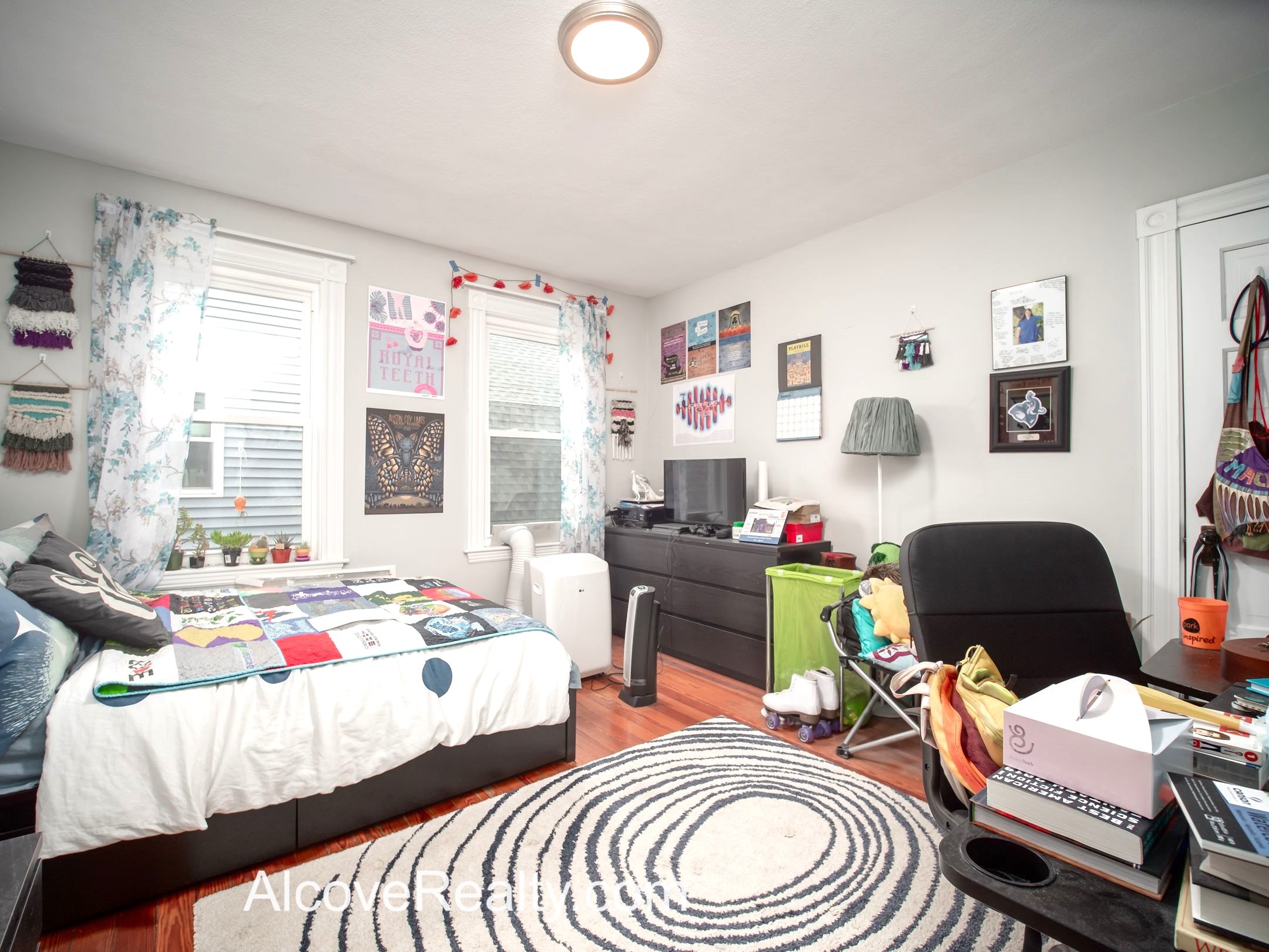 81 Bristol Rd, Medford