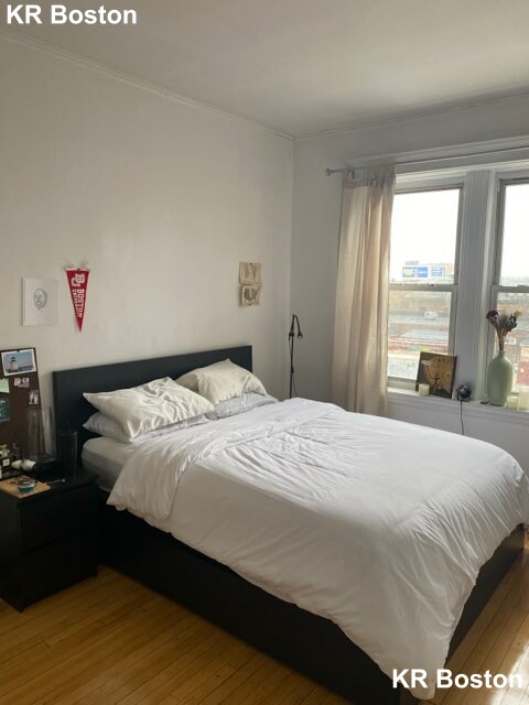 8 Farrington Ave, Allston