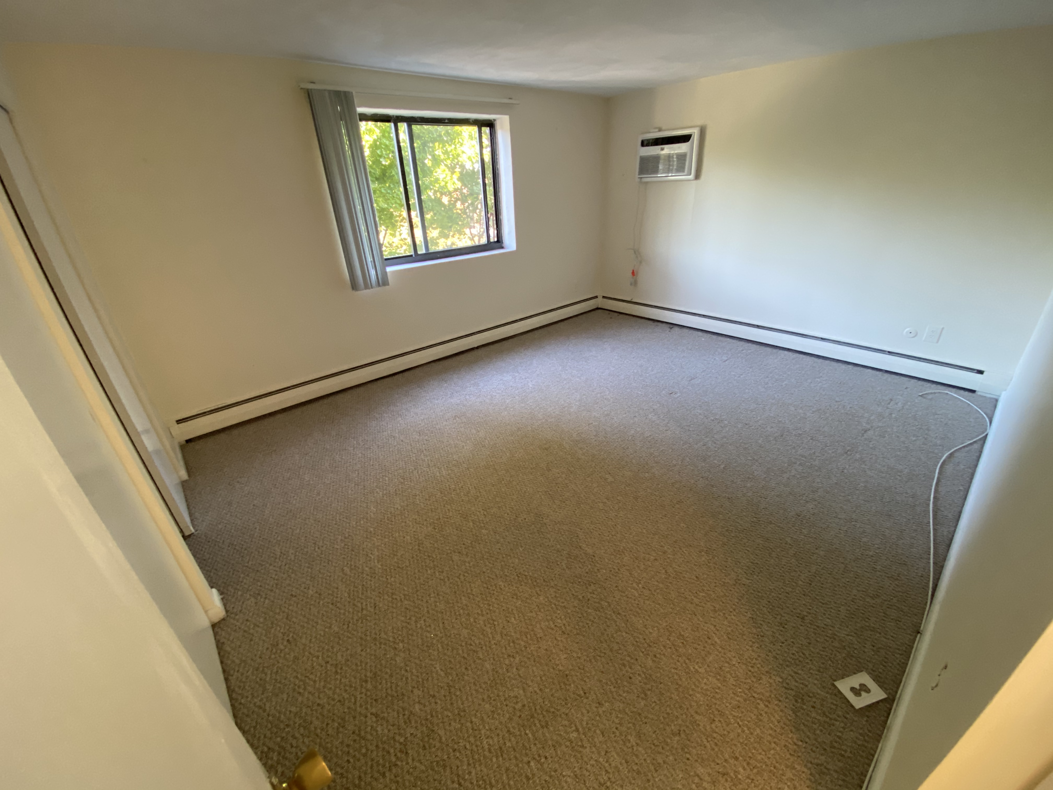 16 Whites Ave, Watertown