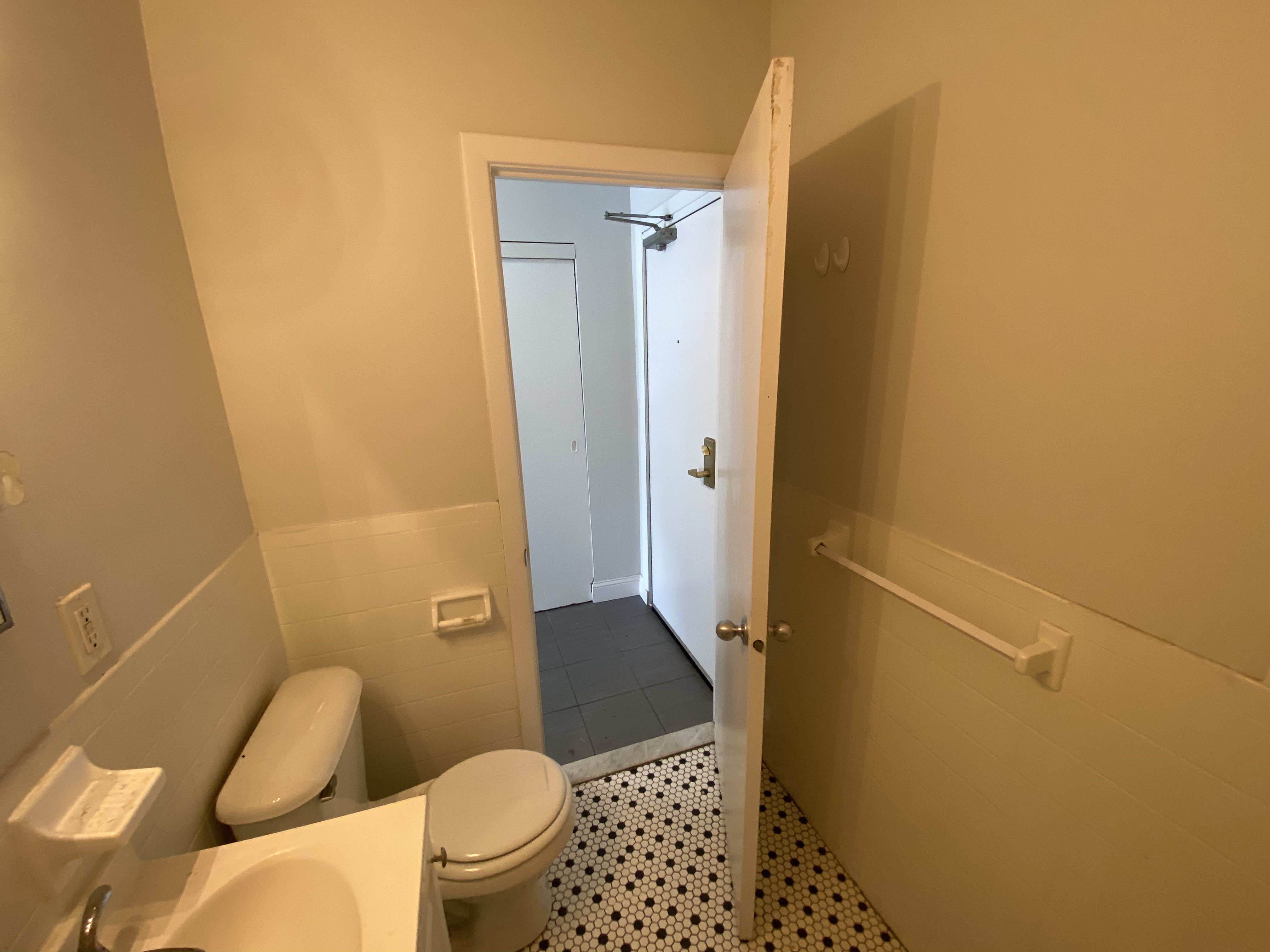 24 Whites Ave, Watertown