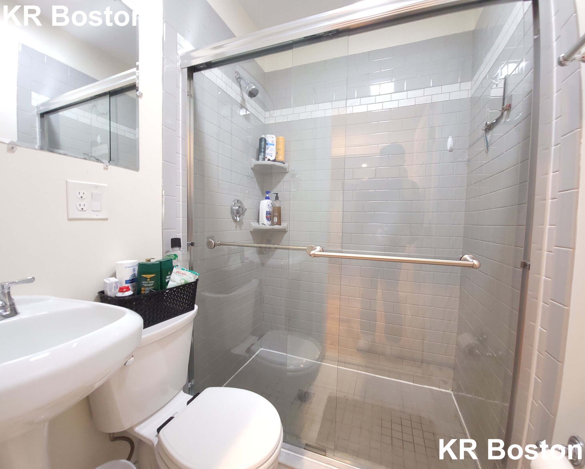 8 Sawyer Ter, Allston