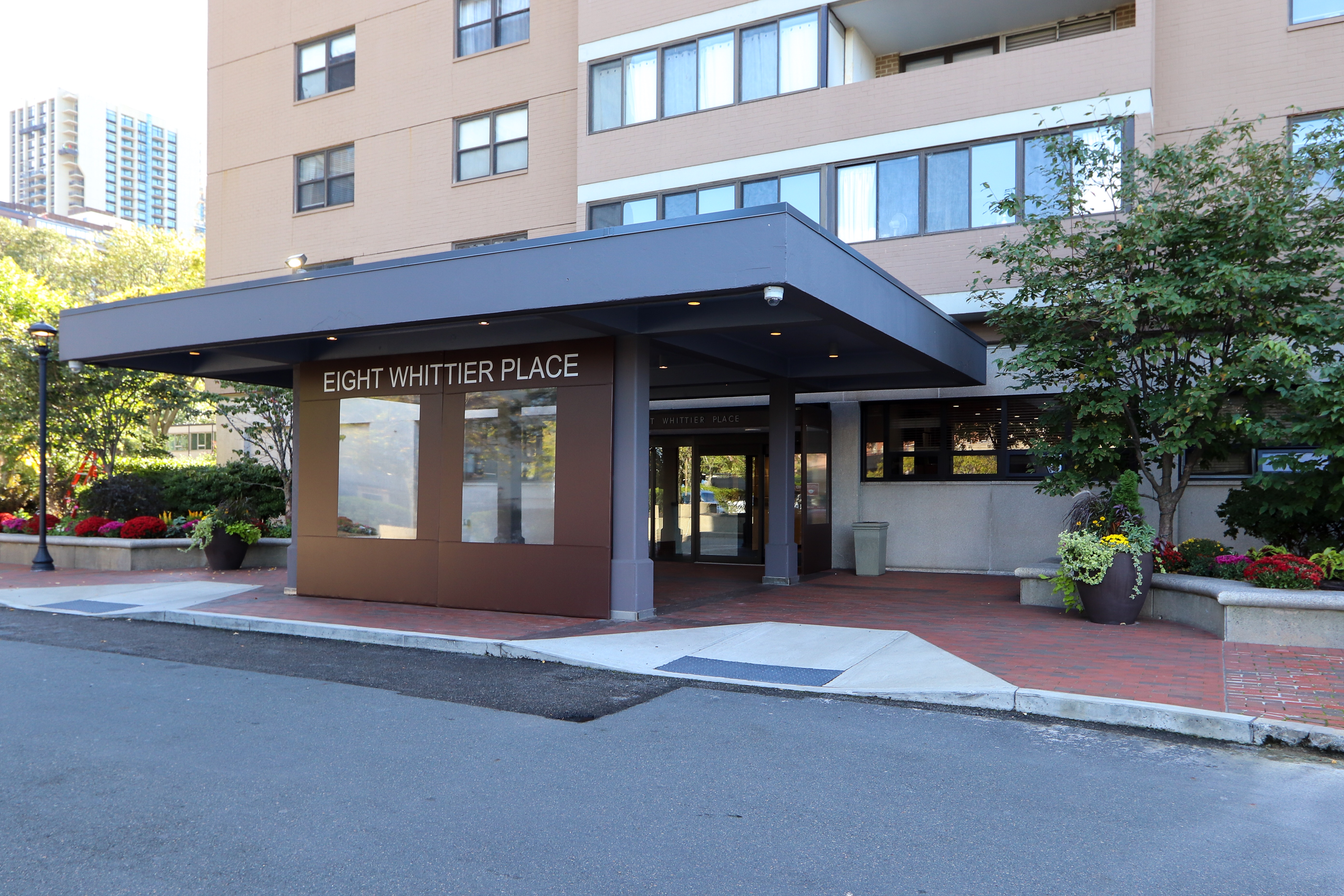 8 Whittier Pl, West End