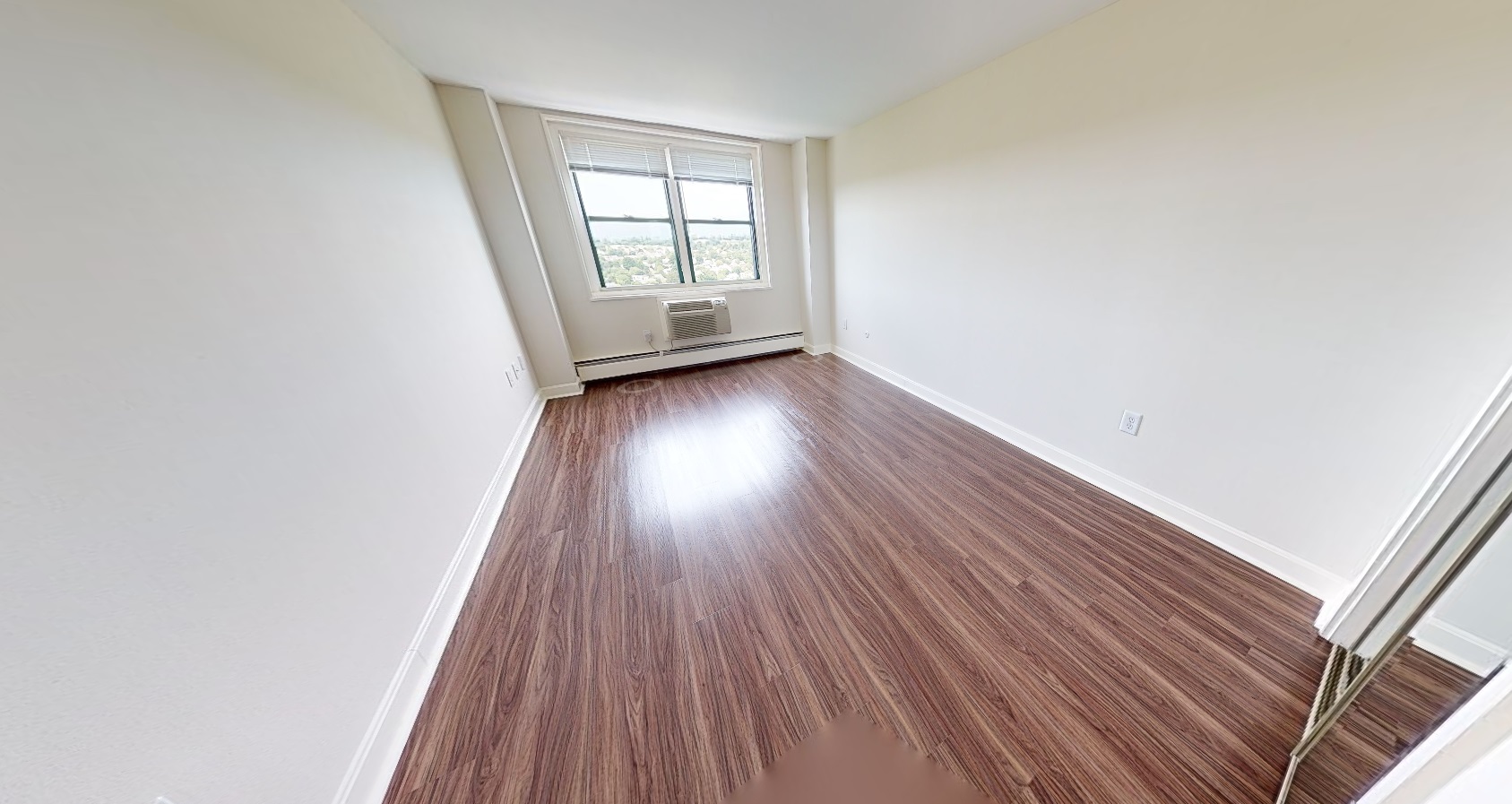 700 Huron Ave, Strawberry Hill