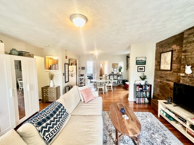 435 Hanover, North End