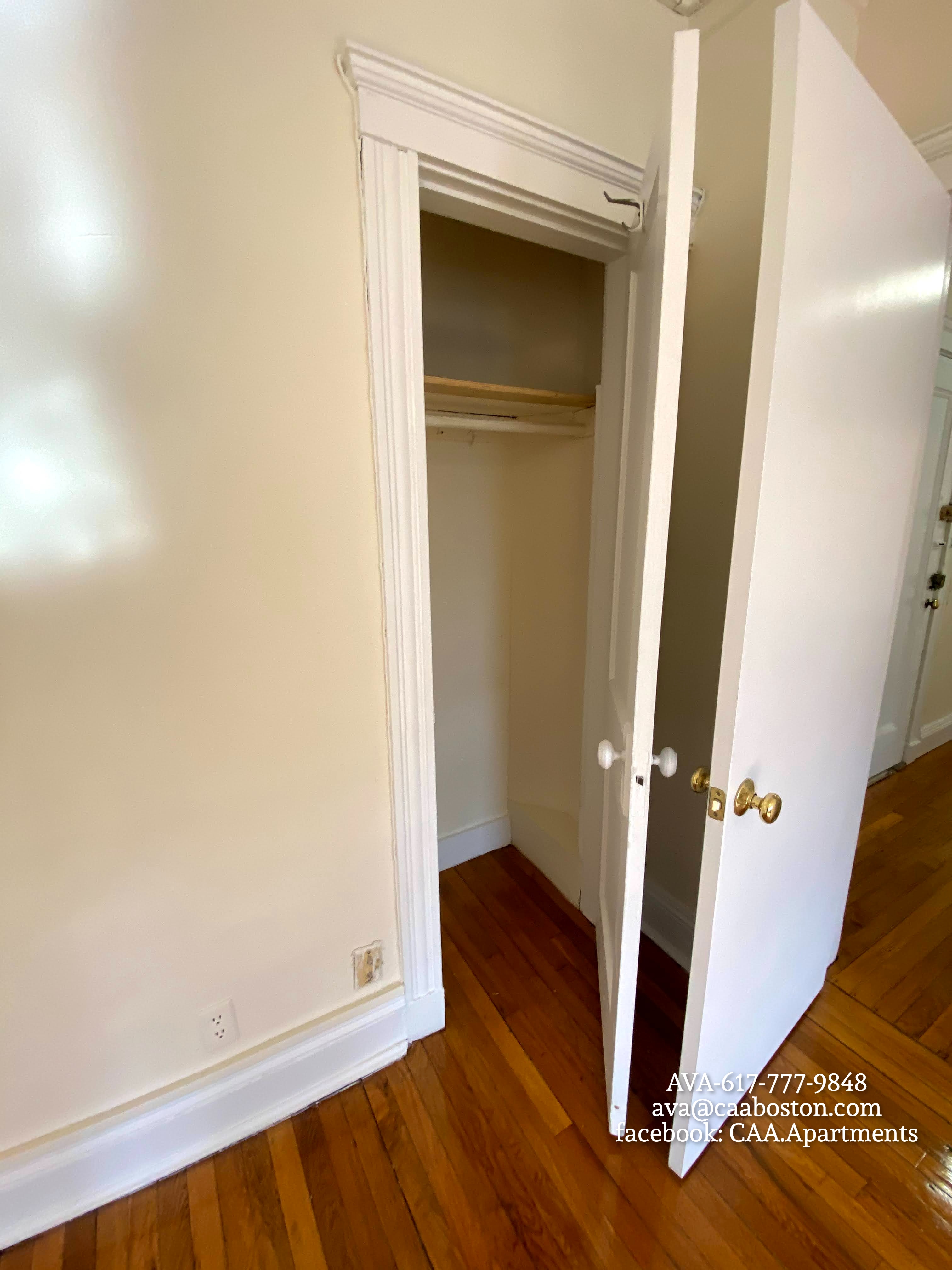 135 Washington St, Brighton