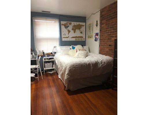 111 Gainsborough St, Fenway