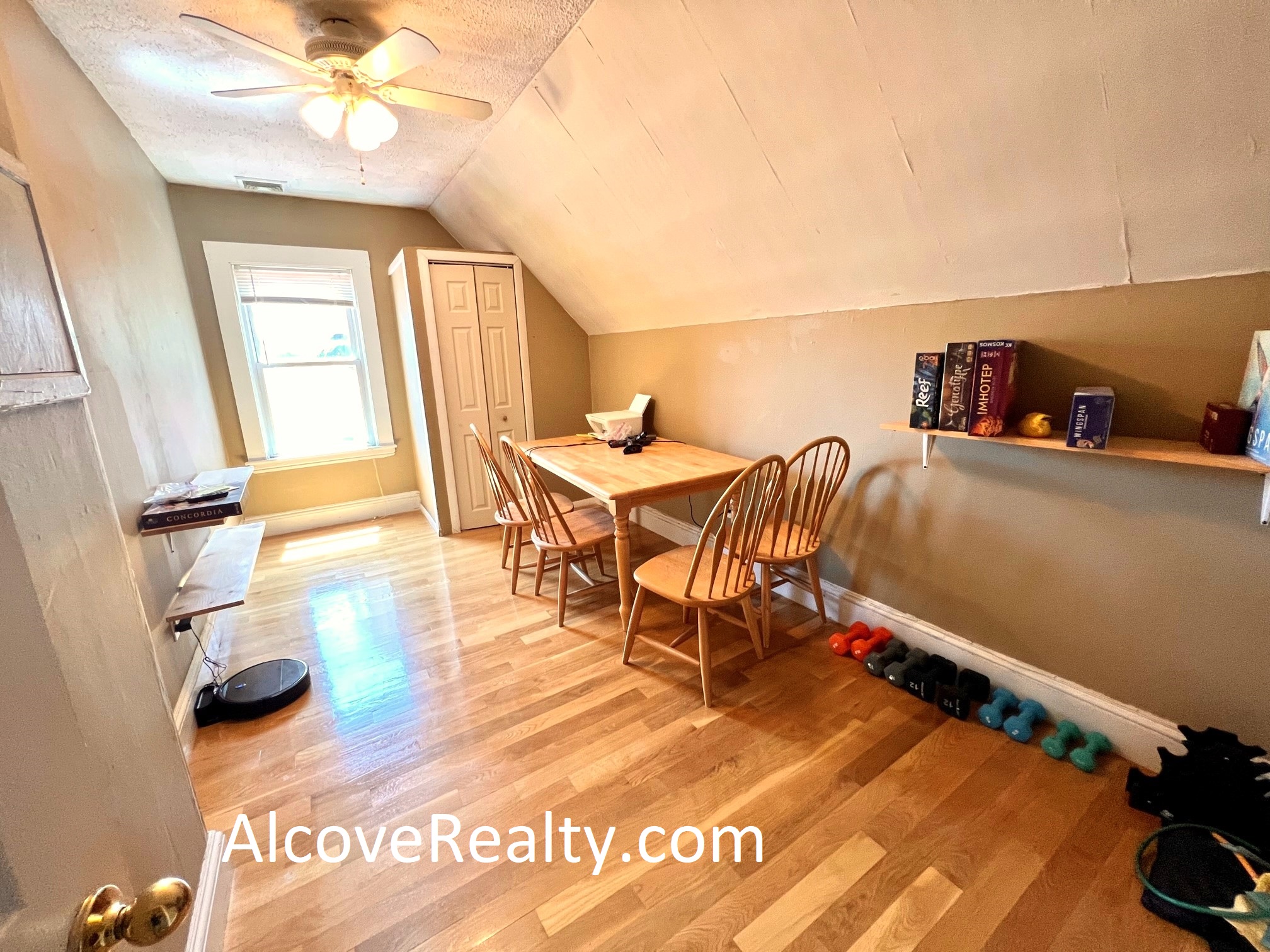 48 Raymond Ave, Teele Square