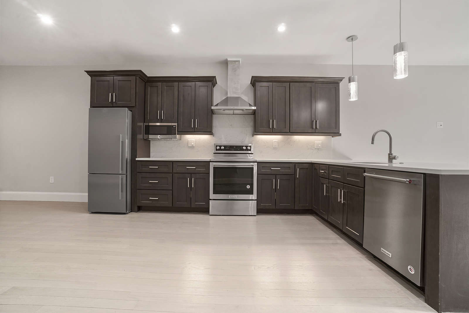 554 Massachusetts Ave, South End