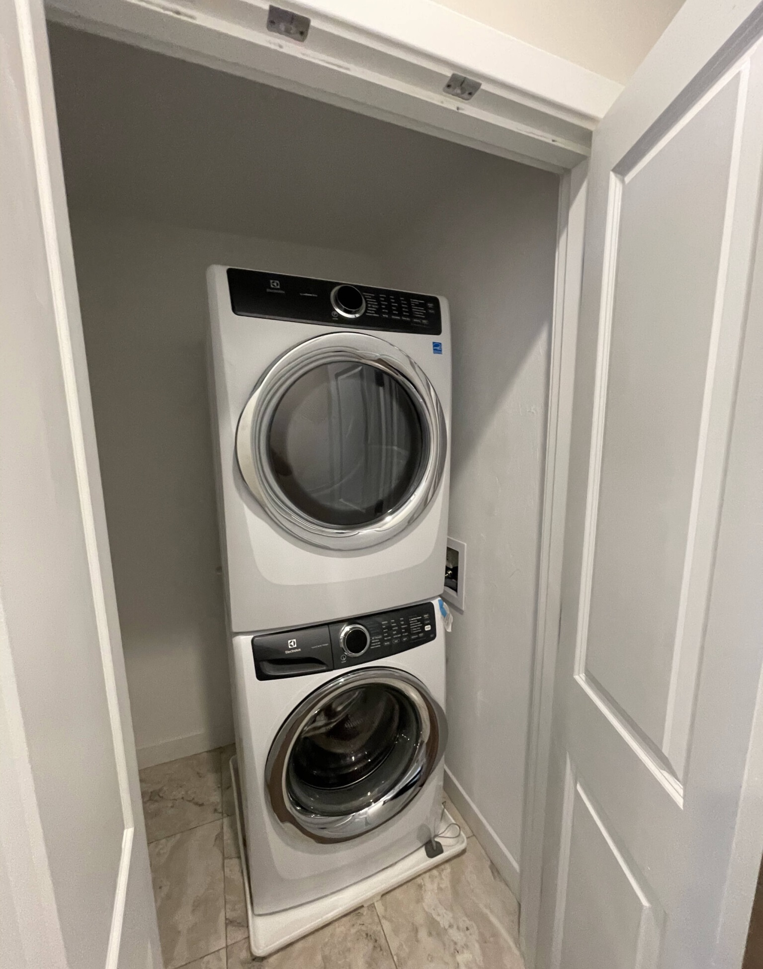 10 Emerson St, Ward Two