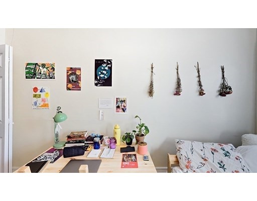 17 Chilcott Pl, Jamaica Plain