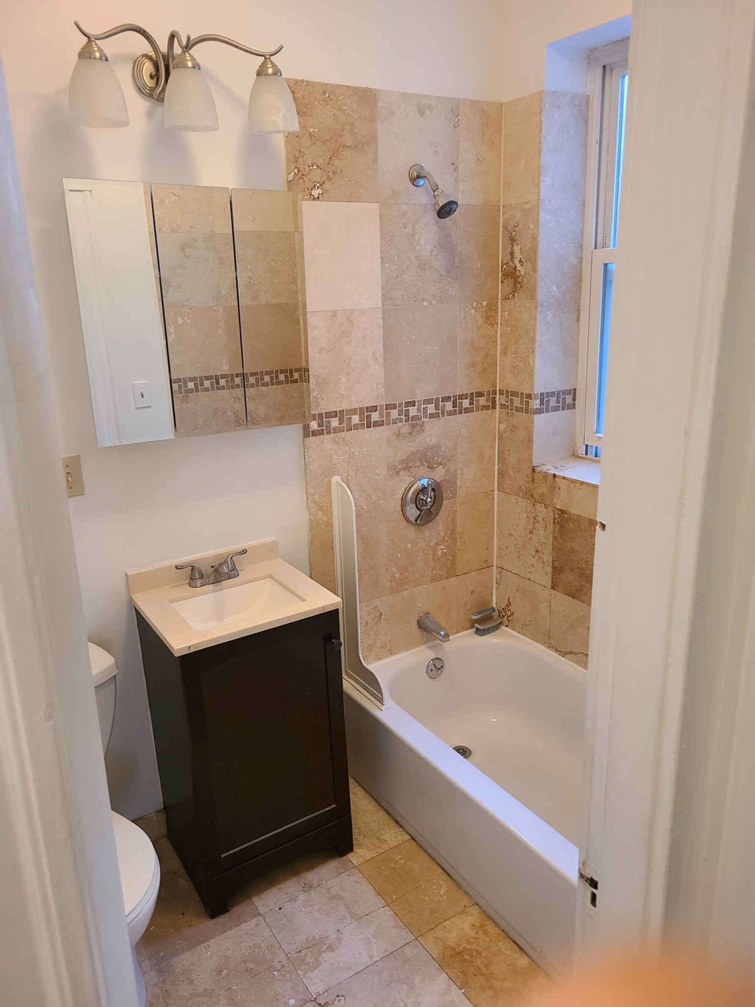 325 Summit Ave, Brighton