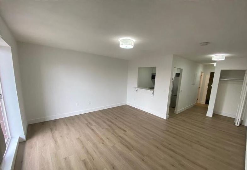 741 6th St, South Boston