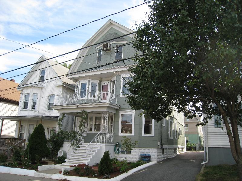 10 Evergreen Ave, Winter Hill