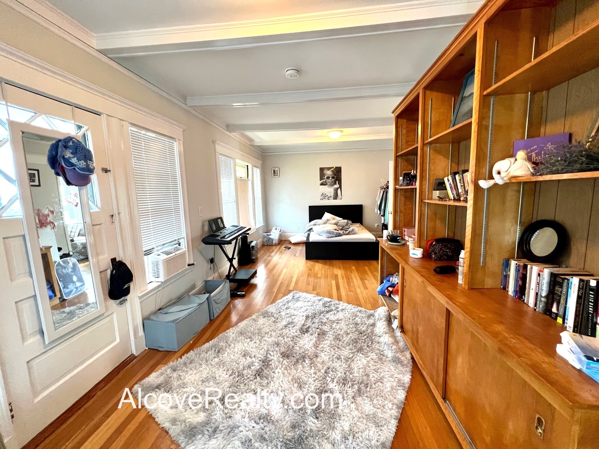 34 Leonard St, Davis Square