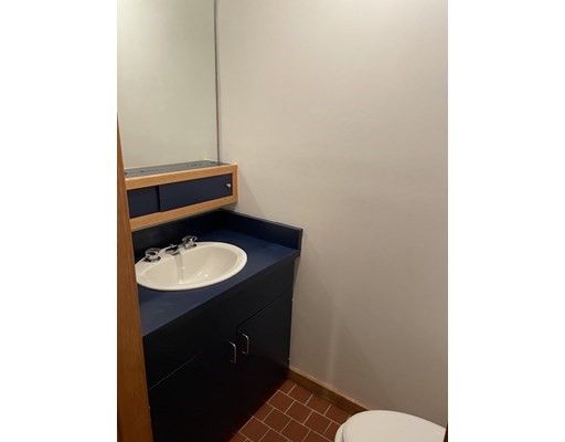 162 Commercial St, Waterfront