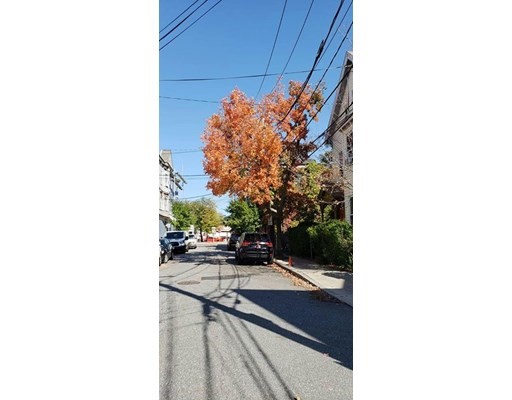 15 Carlton St, Ball Square