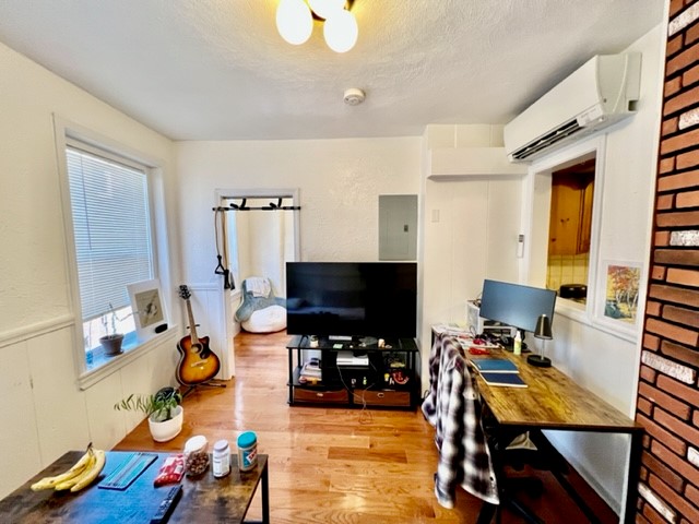 4 Garden Ct, North End