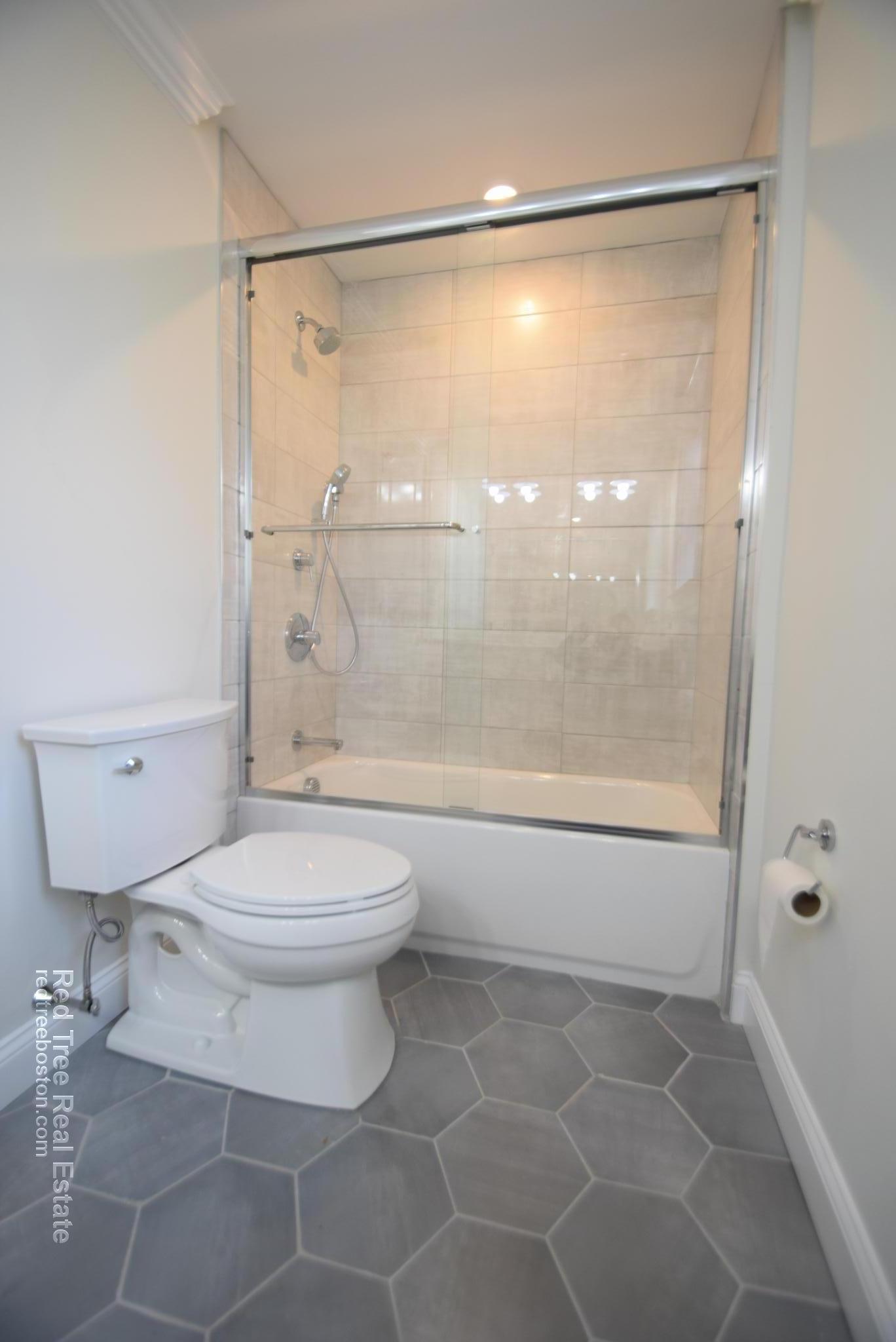 490 Washington St, Brighton