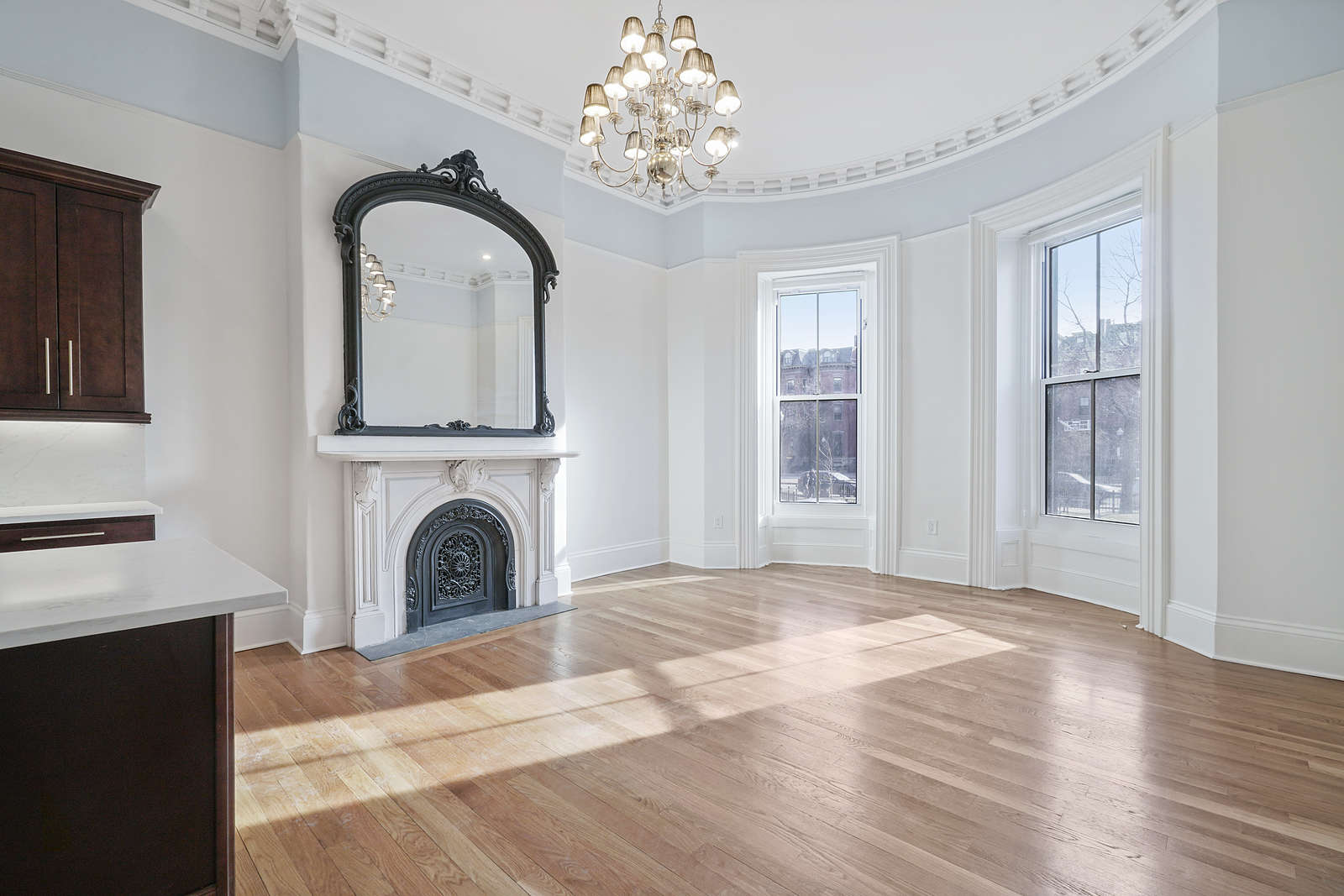 554 Massachusetts Ave, South End