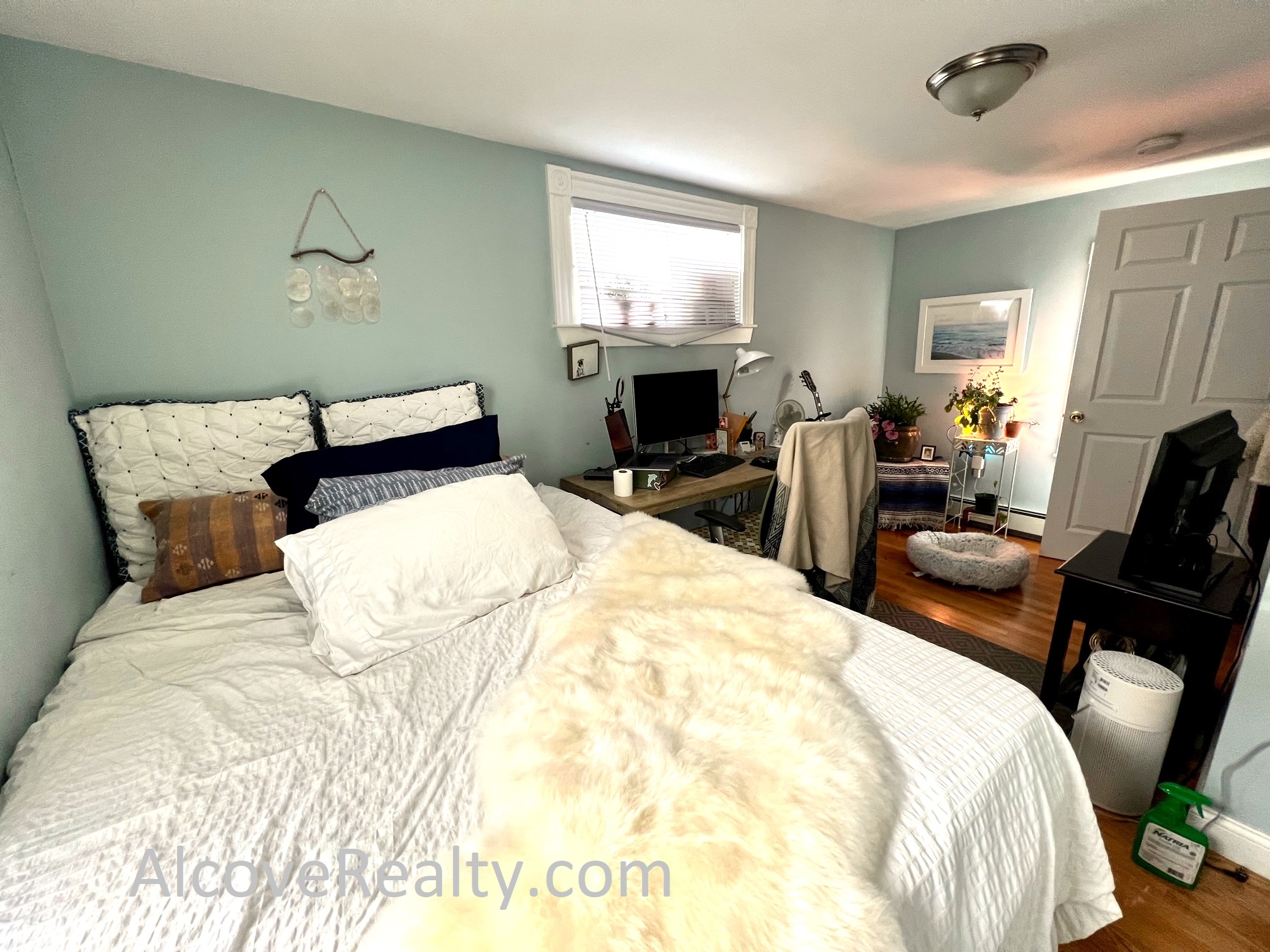 12 Fiske Ave, Magoun Square