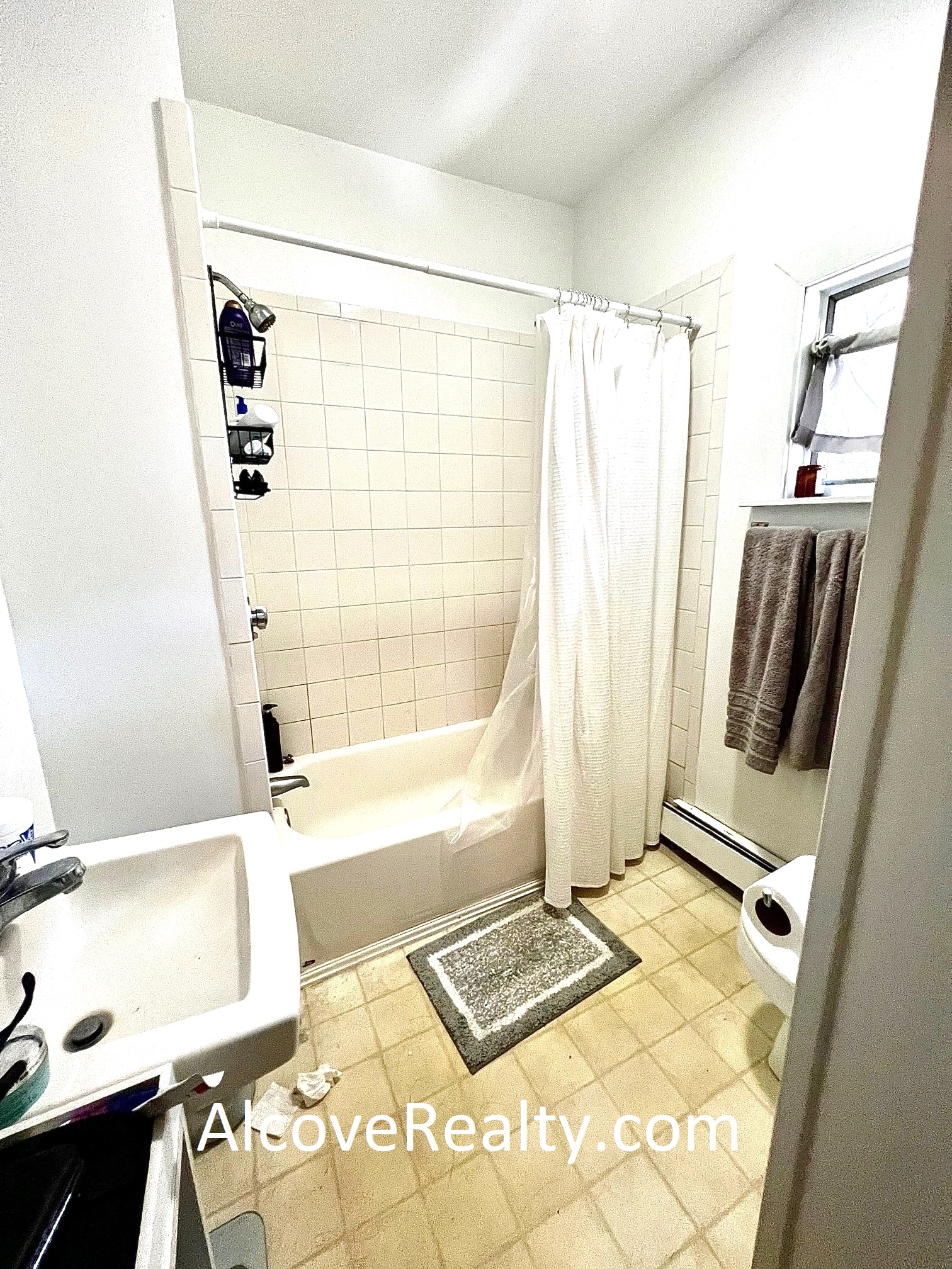 2 Walker Ct, Harvard Square