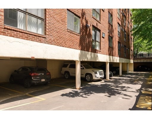 16 Trowbridge St, Harvard Square