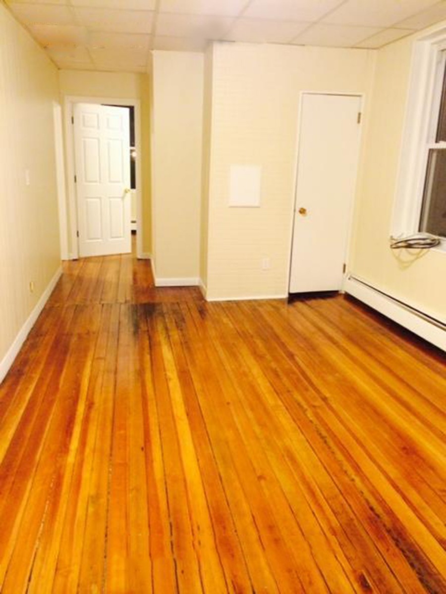 438 Meridian St, East Boston