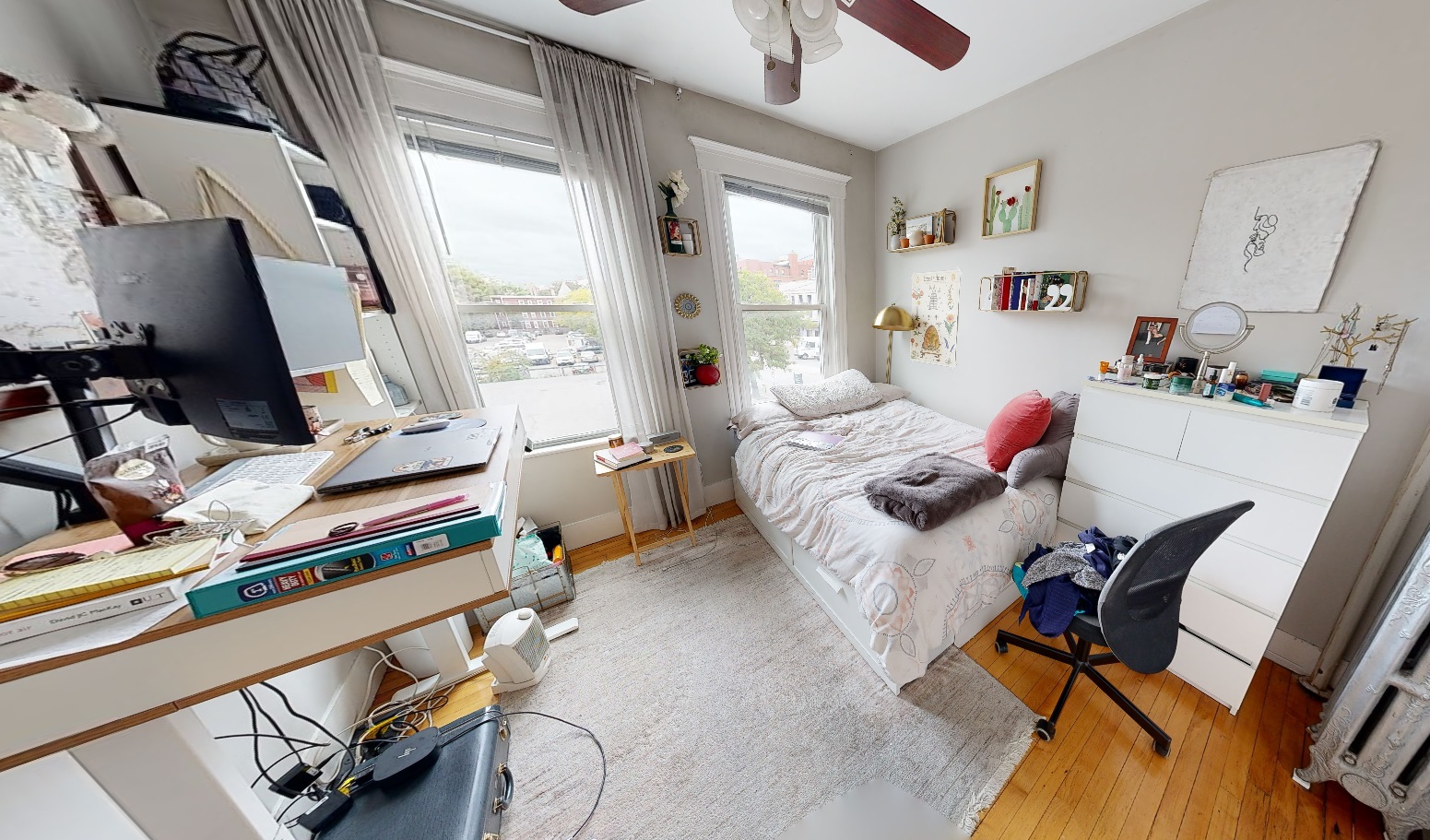 10 Pleasant St, Riverside