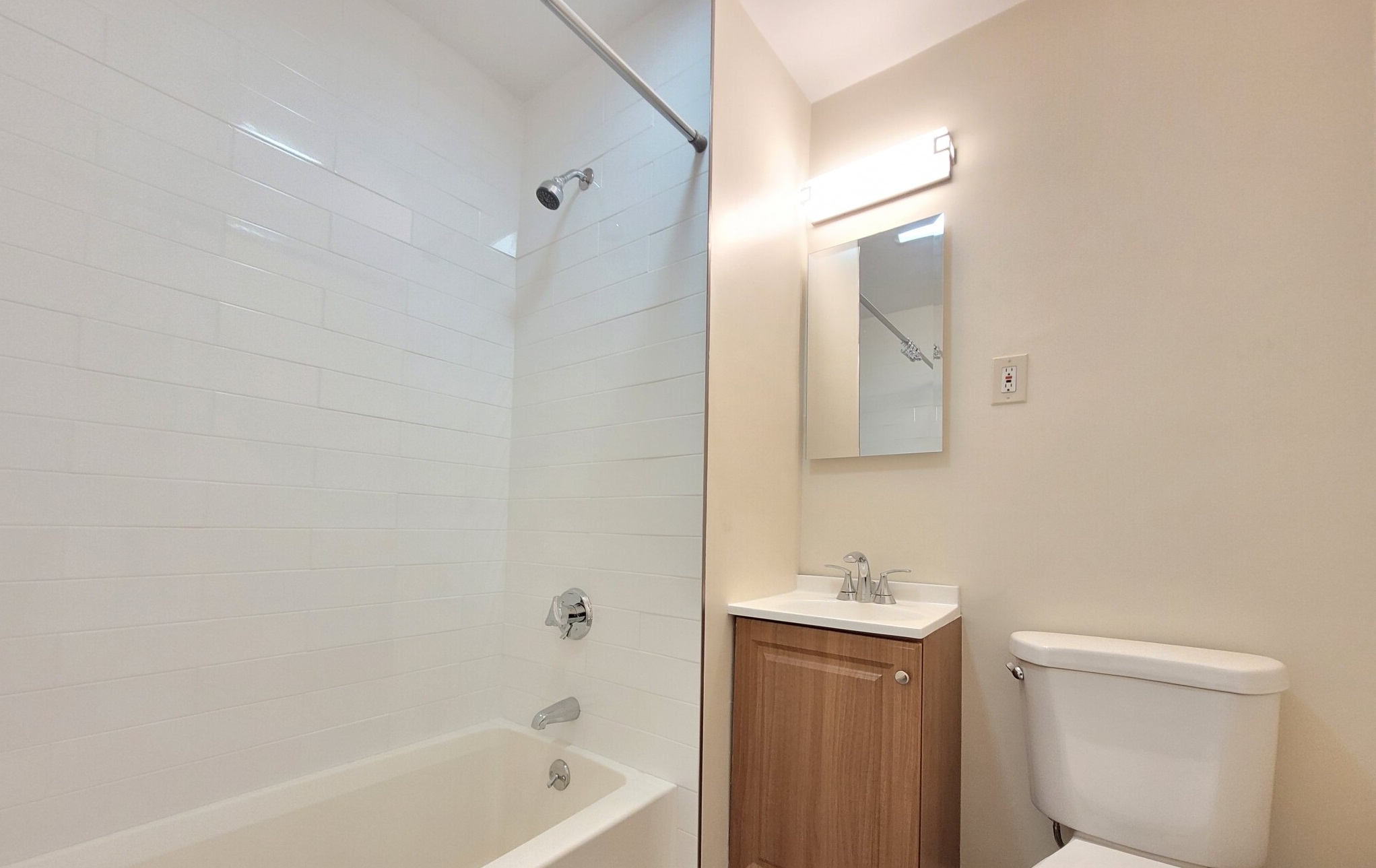 122 Gladstone St, East Boston