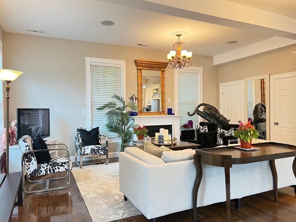 826 Watertown St, Newton