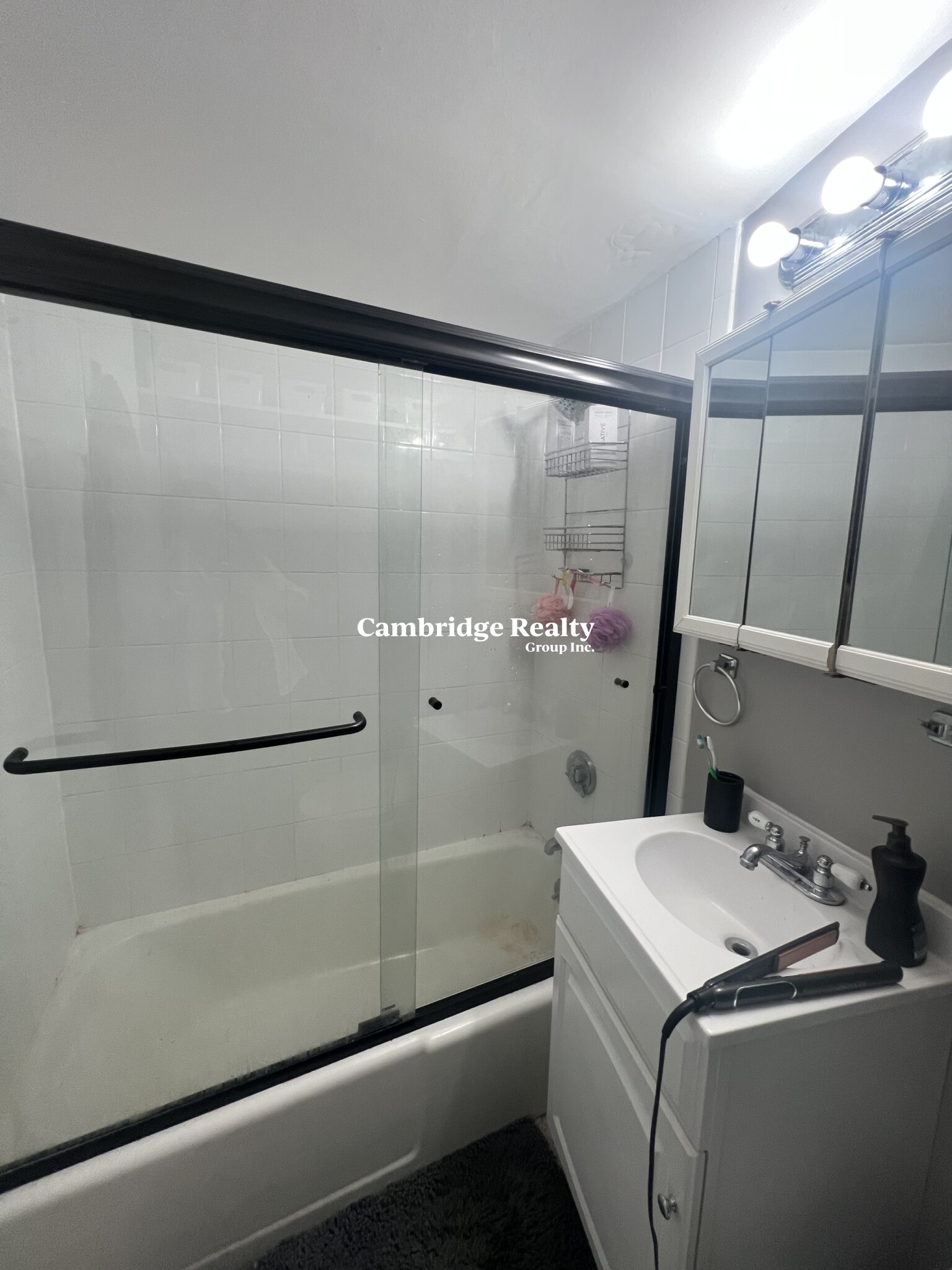 516 Green St, Central Square