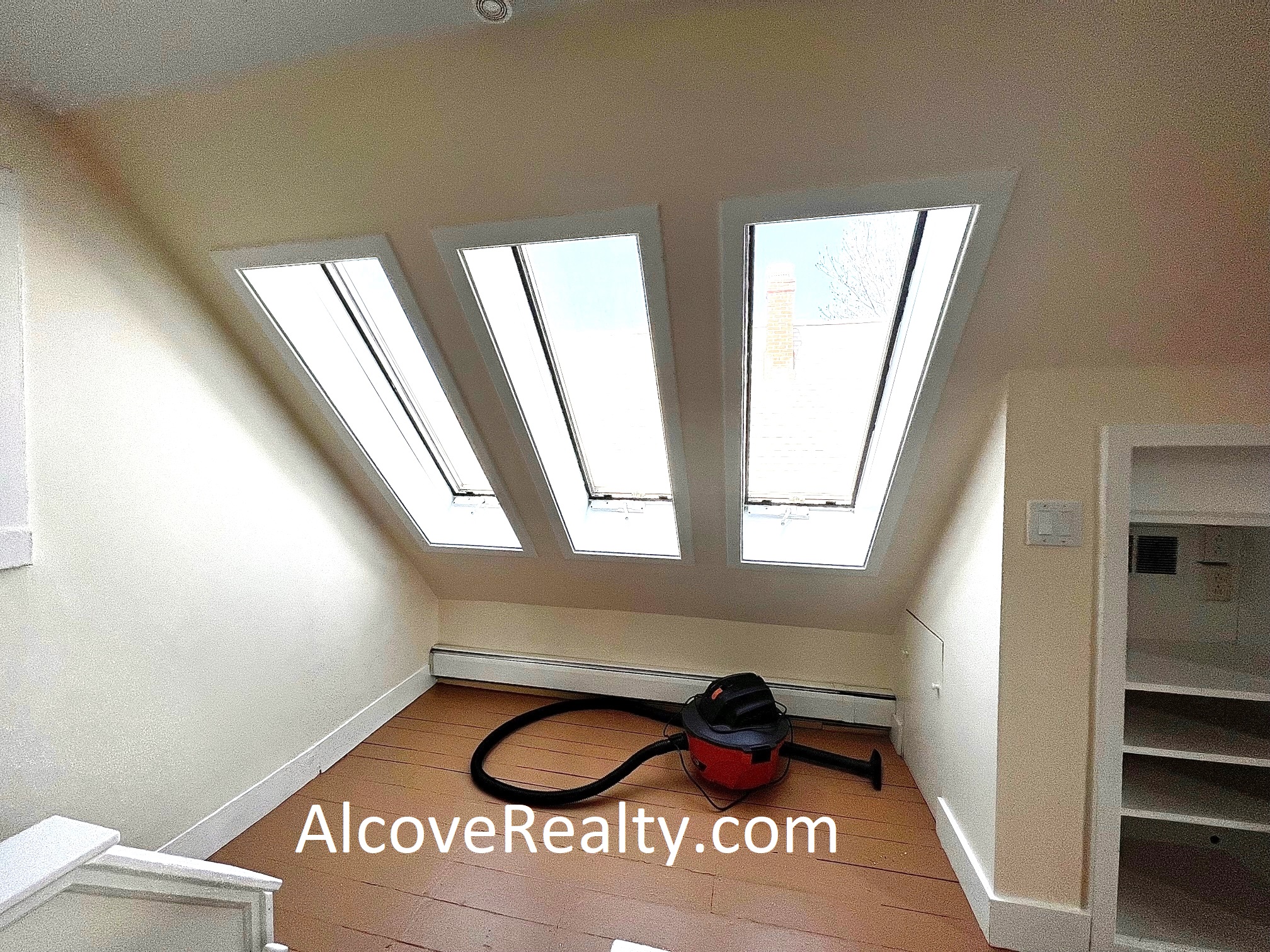 2 Walker Ct, Harvard Square