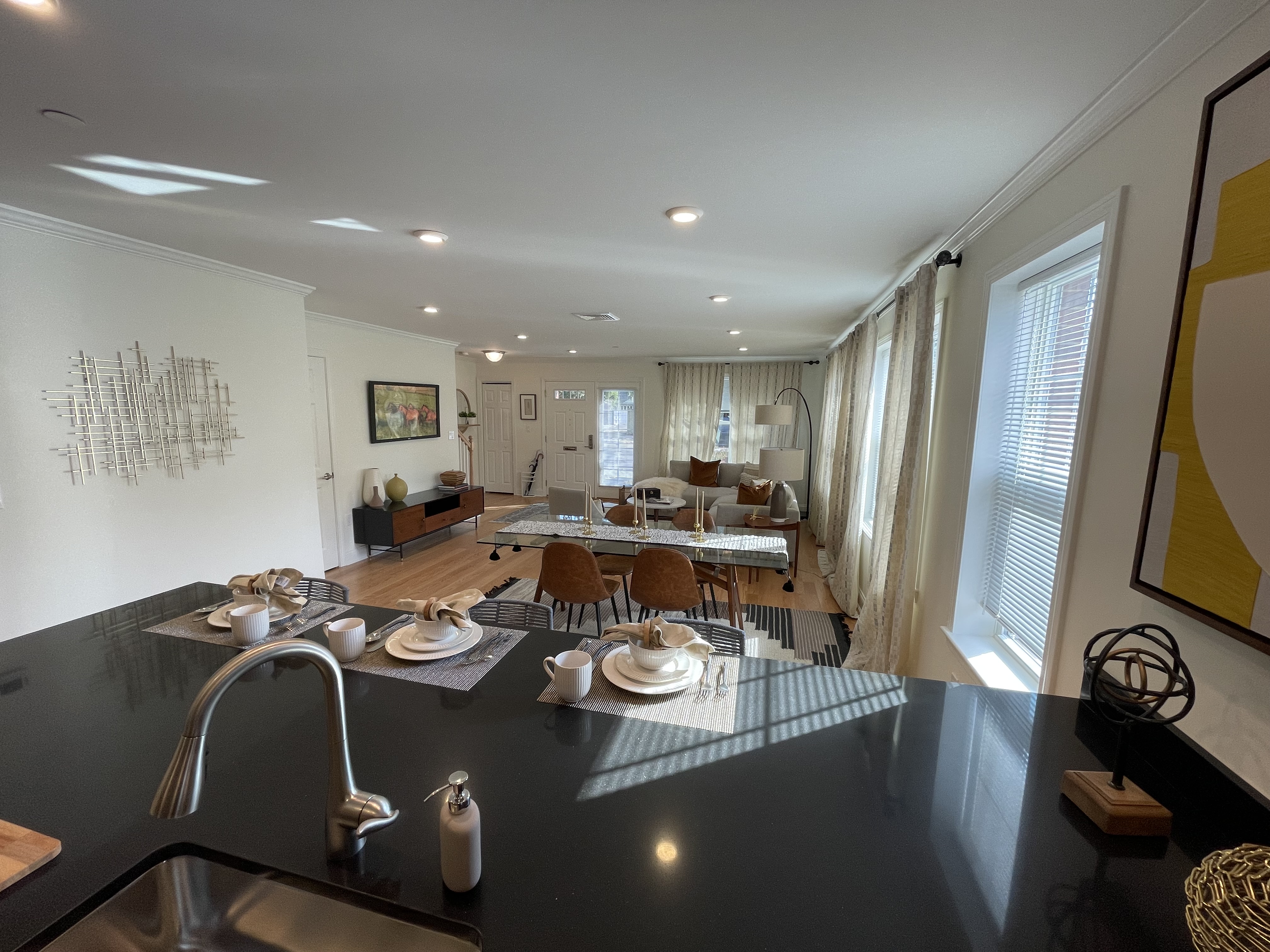 11 Thornton Rd, Chestnut Hill