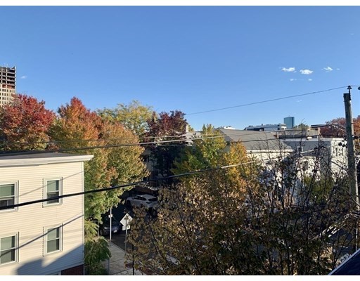 121 Thorndike St, East Cambridge