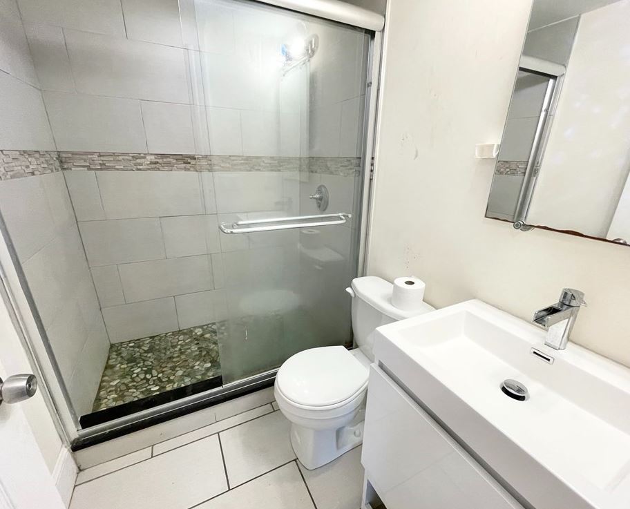 15 Sunset St, Mission Hill