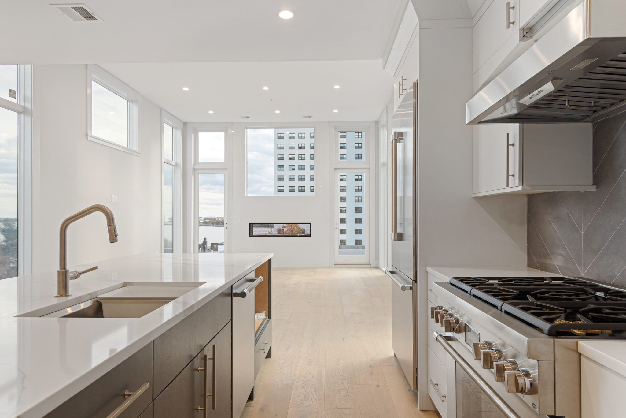 409 7th St, South Boston