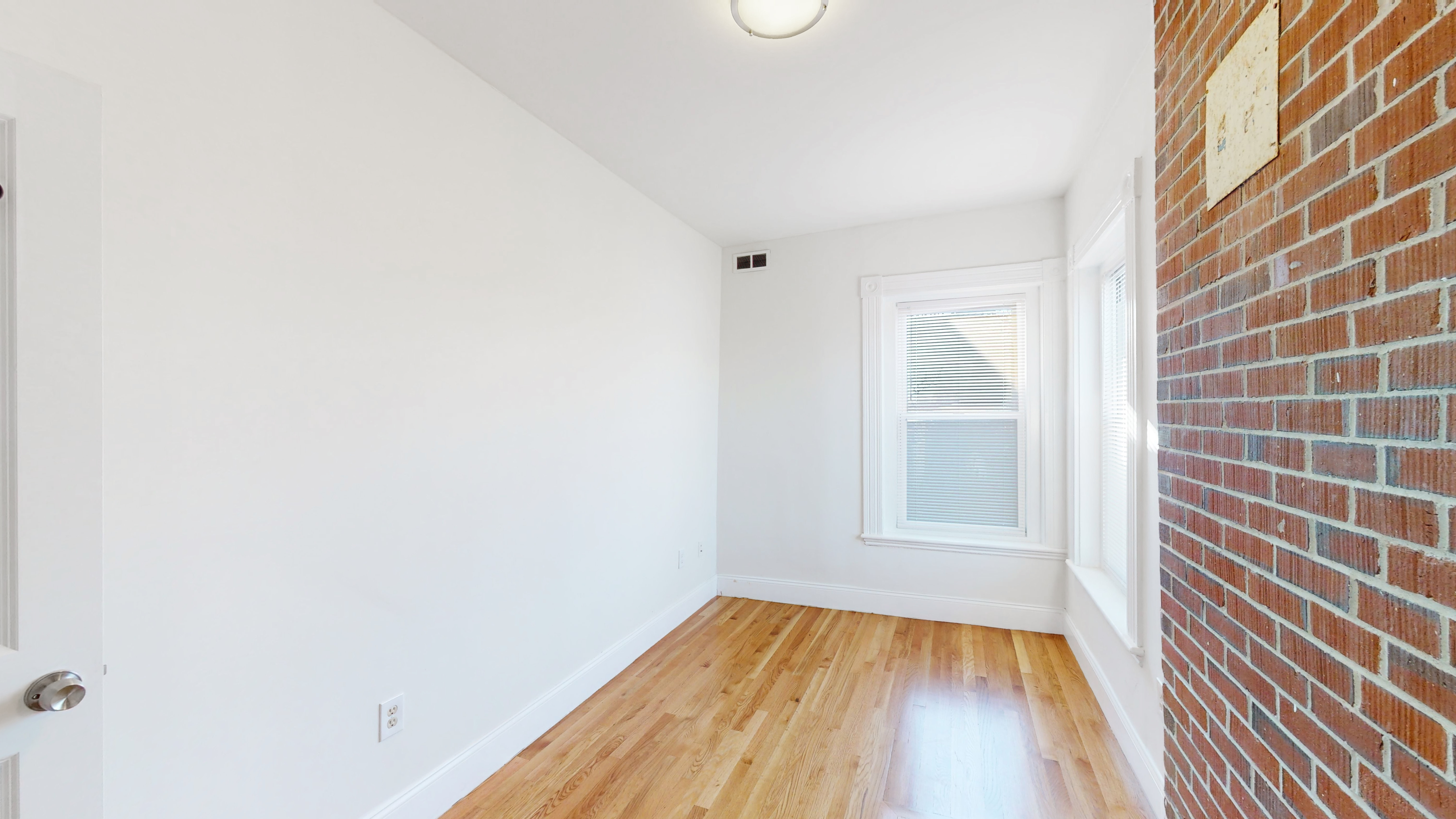 80 West Cottage St, Roxbury