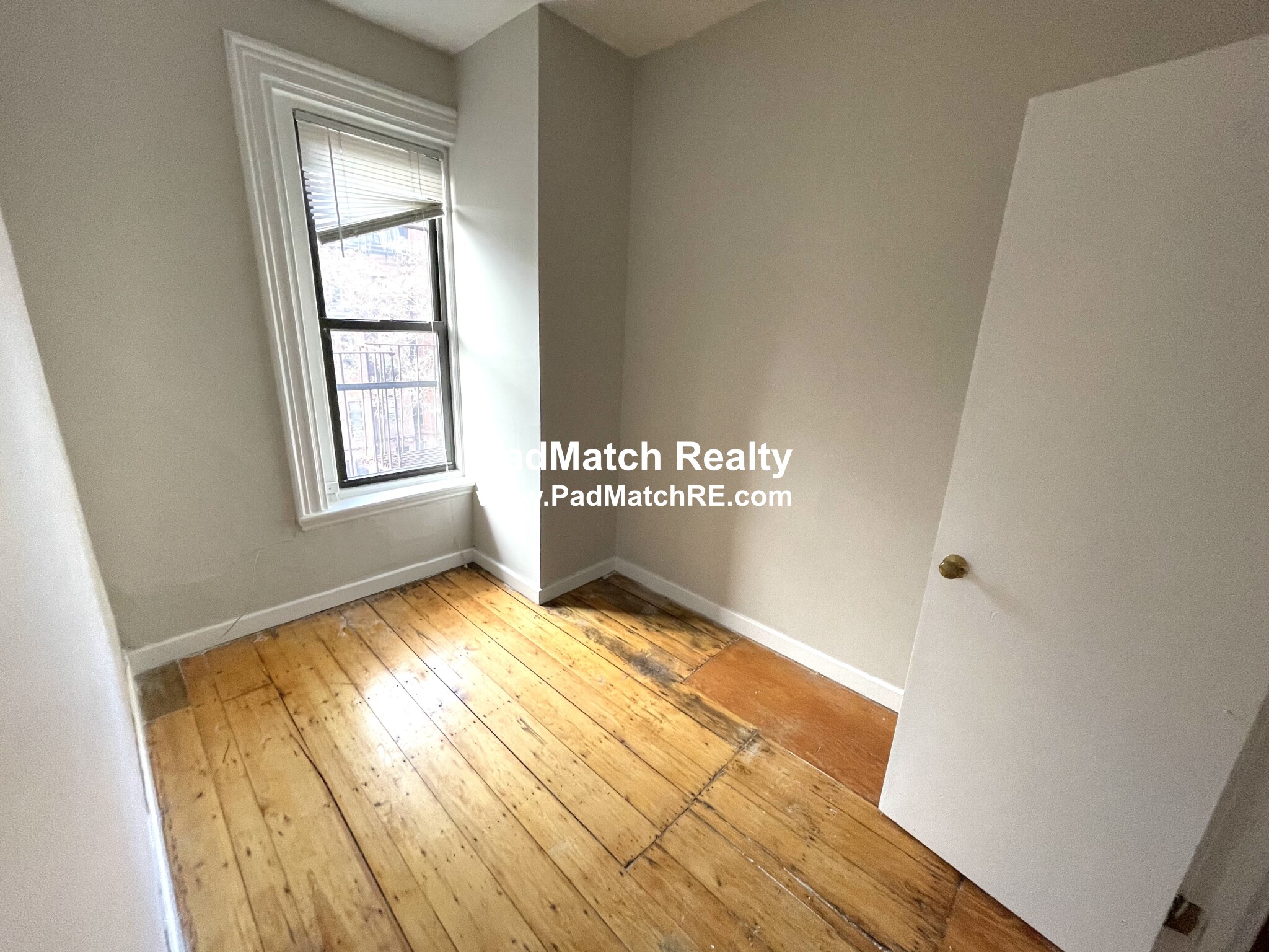 223 Newbury St, Back Bay