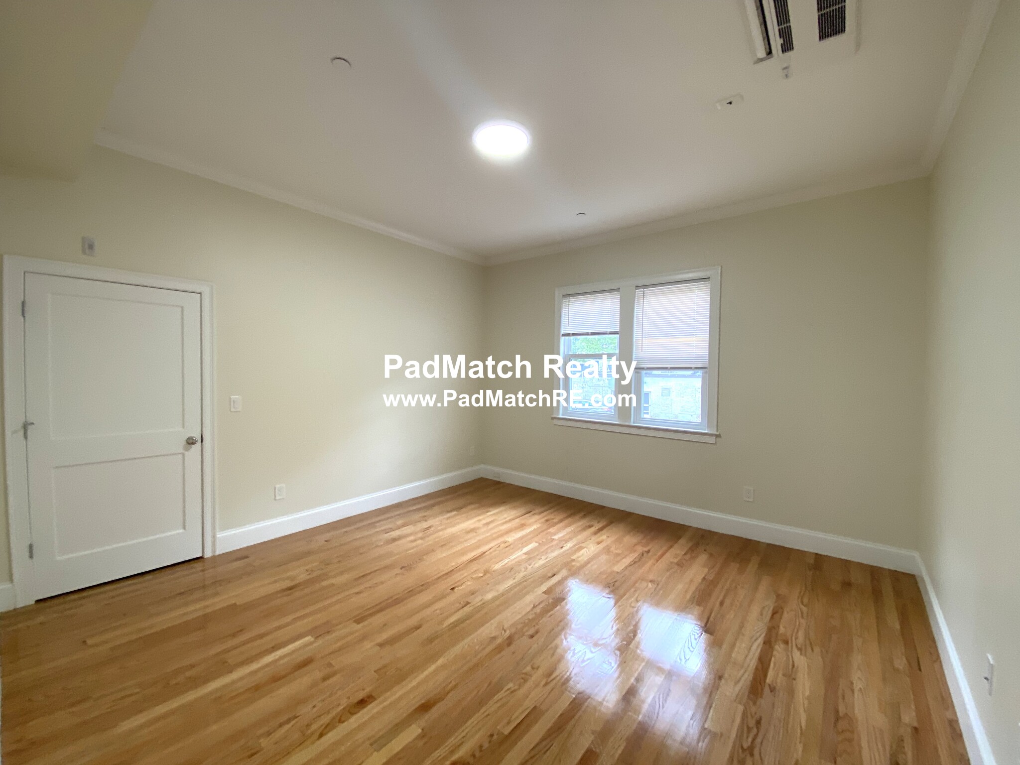 12 Harris St, Coolidge Corner