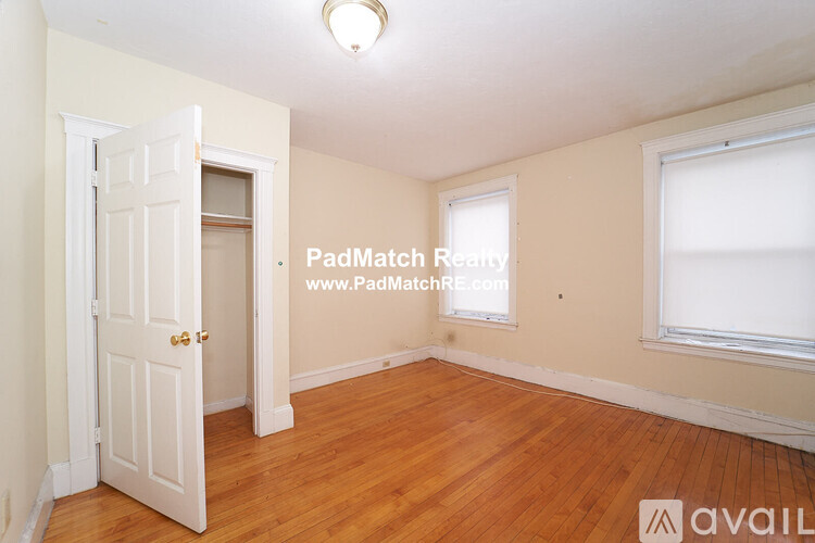 90 Cypress St, Brookline Hills