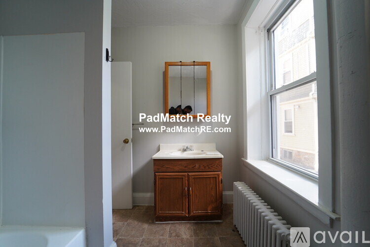 142 Davis Ave, Brookline Village