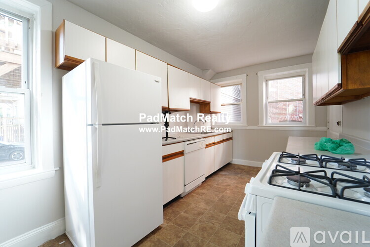 142 Davis Ave, Brookline Village