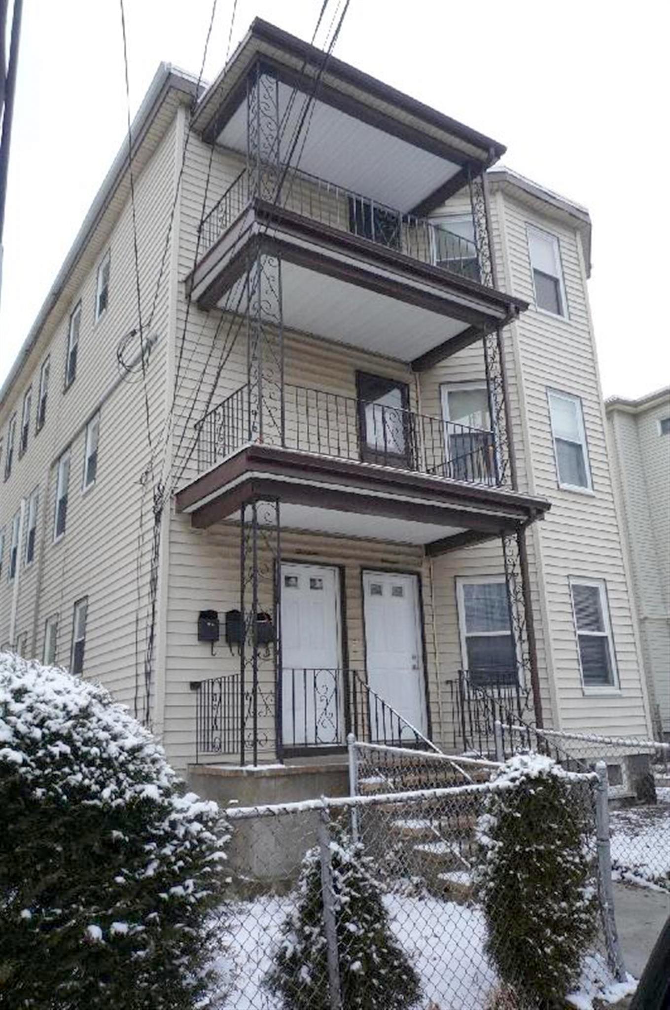 13 Waterhouse St, Teele Square