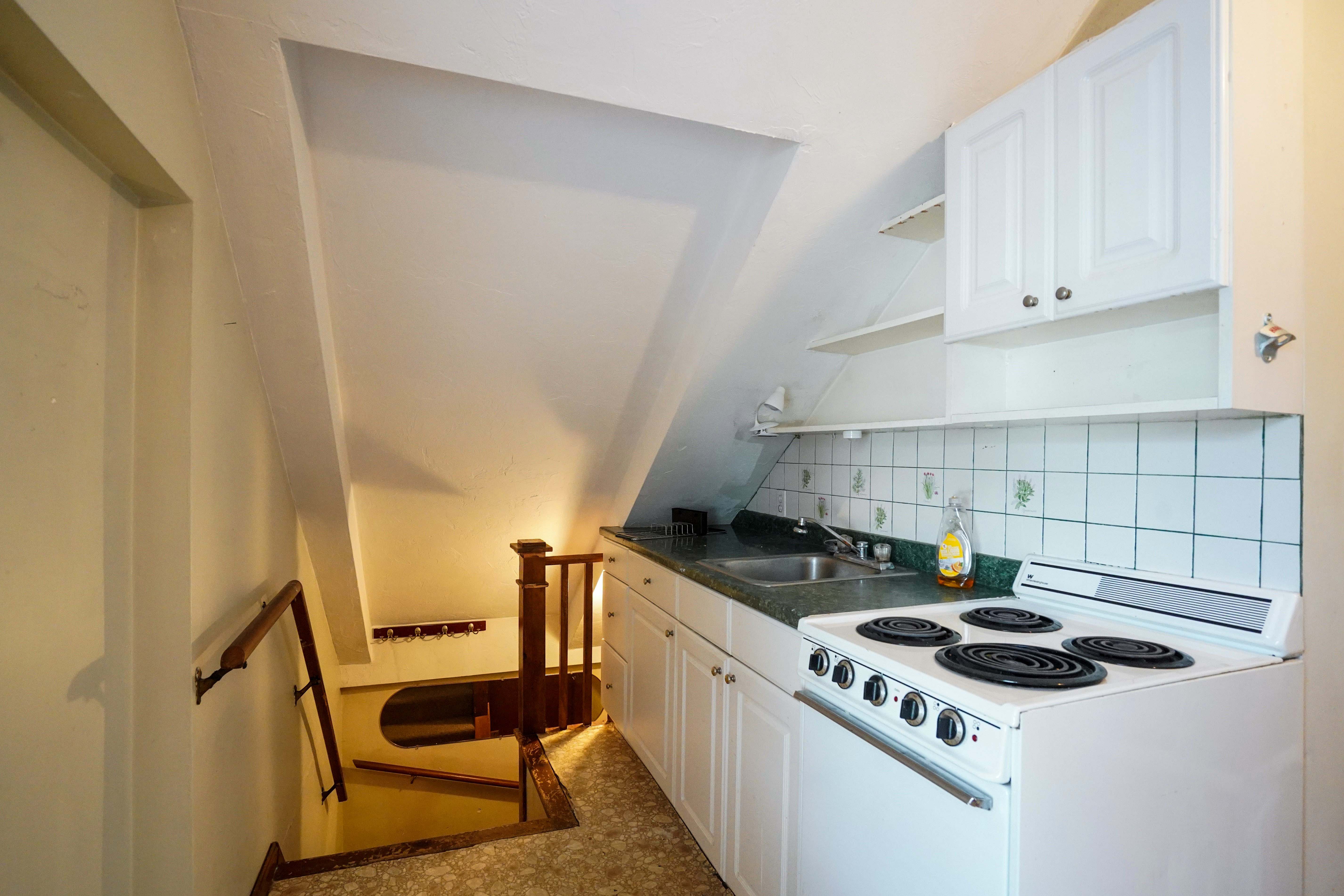 24 Oak Square Ave, Brighton